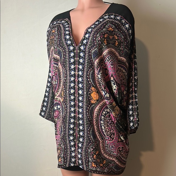 Rose + Olive Women’s Colorful Paisley Short Sleeve Top Tunic Size 3XL - Picture 3 of 10